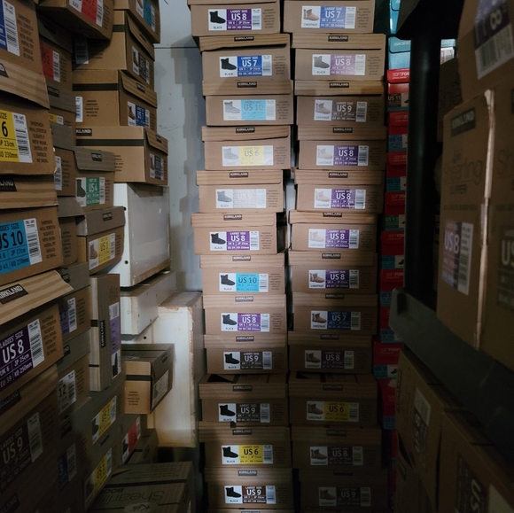 Kirkland Signature Ladies Genuine Shearling Boots - Picture 4 of 5